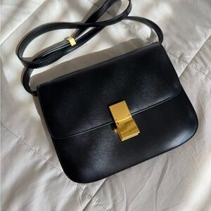Genuine clasp leather bag